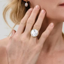 Artystyczny sygnet z masą perłową z kolekcji Parer