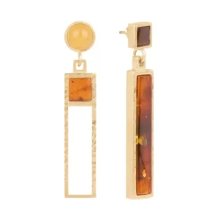 Asymetryczne, pozłacane kolczyki z bursztynami z kolekcji Baltica