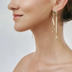 Asymetryczne, wiszące kolczyki z kryształem z kolekcji Holos