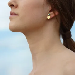 Asymetryczne złote kolczyki z kolekcji Gelato