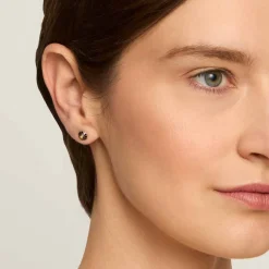 Delikatne, czarne kolczyki z kolekcji Minakari