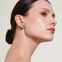 Delikatne kolczyki koła na sztyft z kolekcji Rundo