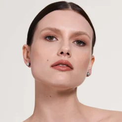 Delikatne, srebrne kolczyki z perełkami z kolekcji Soda