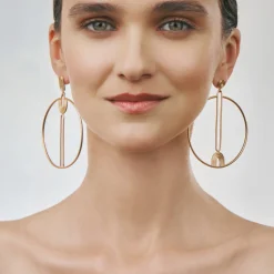 Duże, pozłacane kolczyki koła na sztyft z kolekcji Holos