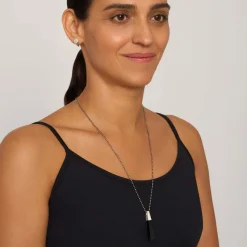 Długi, srebrny naszyjnik z jadeitem z kolekcji Guatemala