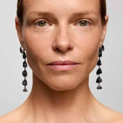 Długie kolczyki z czarnymi turmalinami z kolekcji Aurora