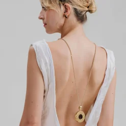 Dwustronny, pozłacany naszyjnik z dużym bursztynem z kolekcji Baltica