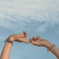 Elegancka, srebrna bransoletka łańcuch z kolekcji Ray