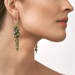 Eleganckie, długie kolczyki z zielonymi perełkami i kryształami z kolekcji Bery