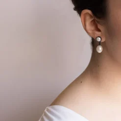 Eleganckie, srebrne kolczyki z kolekcji Parer