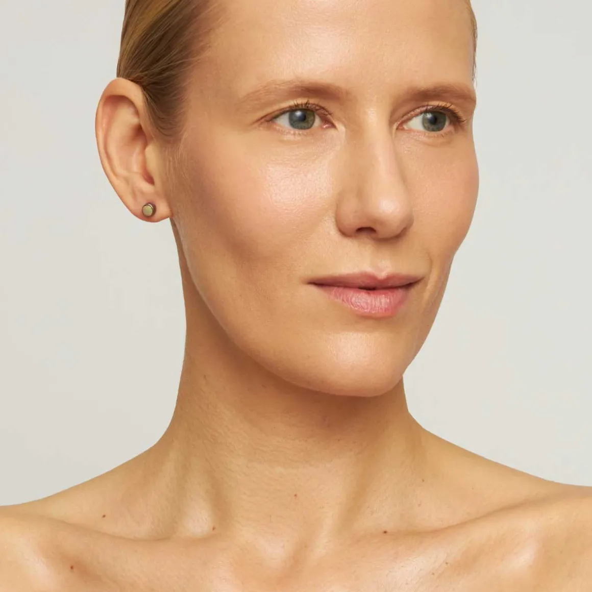 Grafitowe kolczyki z opalem z kolekcji Semios