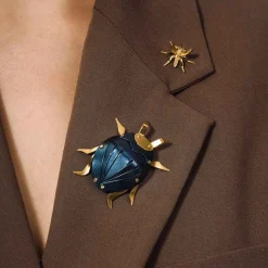 Granatowa broszka stonka z kolekcji Plantis