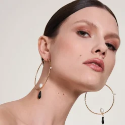 Kolczyki koła z perłami i onyksem z kolekcji Parer