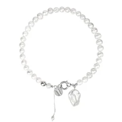 Krótki naszyjnik z nieregularnych pereł z kolekcji Perle