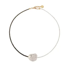 Krótki naszyjnik z pereł i onyksów z kolekcji Parer