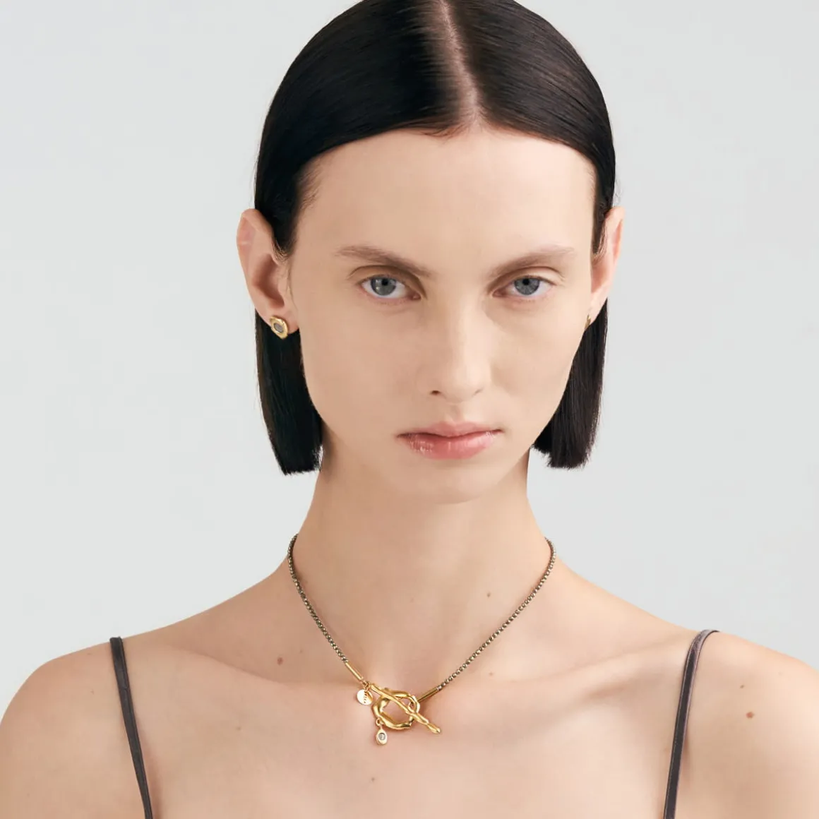 Krótki naszyjnik z pirytów z kolekcji Meteoros