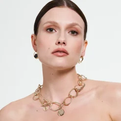 Krótki, złoty naszyjnik łańcuch z kolekcji New Stone