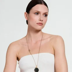 Naszyjnik z dwustronną zawieszką z onyksem z kolekcji Parer