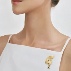 Oryginalny pin z niebieskim kryształem z kolekcji Holos