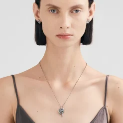 Oryginalny, srebrny naszyjnik z nieregularnym meteorytem z kolekcji Meteoros