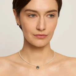 Perłowy naszyjnik z dwustronną zawieszką z kolekcji Minakari