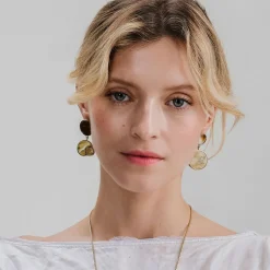 Pozłacane kolczyki z kolorowymi bursztynami z kolekcji Baltica