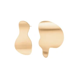 Pozłacane, krótkie kolczyki w nieregularnym kształcie z kolekcji Tache