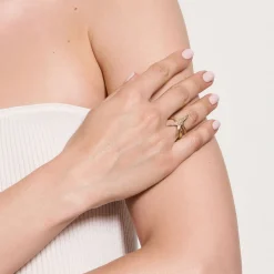 Pozłacany pierścionek w kształcie rozgwiazdy z kolekcji Maris