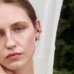 Srebrna nausznica z kolekcji Prato