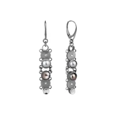 Srebrne kolczyki z kolekcji Soda na biglu angielskim