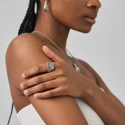 Srebrny ażurowy sygnet z ametystem z kolekcji Duo