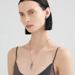 Srebrny naszyjnik z meteorytem z kolekcji Meteoros