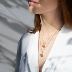 Srebrny naszyjnik z nieoszlifowanym diamentem z kolekcji Verum