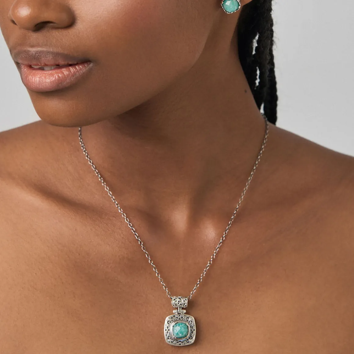 Srebrny naszyjnik z ozdobną zawieszką i amazonitem z kolekcji Duo