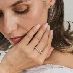 Srebrny pierścionek z fasetowanym akwamarynem z kolekcji Verum