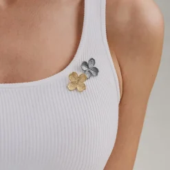 Srebrny pin z czterolistną koniczyną na szczęście z kolekcji Bery