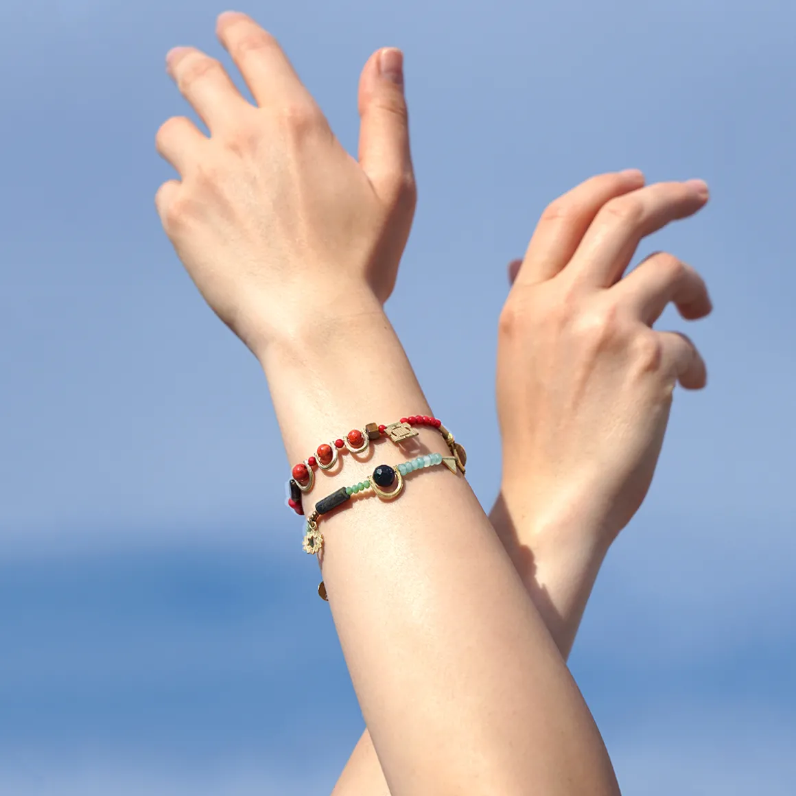 Subtelna bransoletka z czakrą gardła z kolekcji Gelato