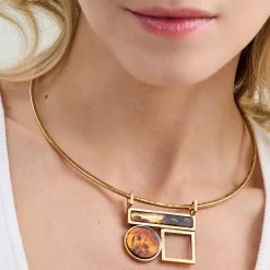 Sztywna, pozłacana kolia z bursztynami z kolekcji Baltica