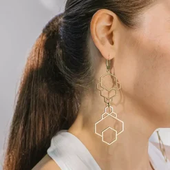 Wiszące, geometryczne kolczyki z kolekcji Apis