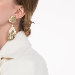 Wiszące, pozlacane kolczyki muszle z kolekcji Maris