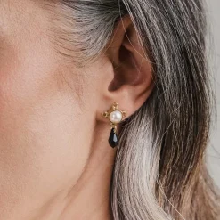 Złote kolczyki z perełkami i kryształami z kolekcji Soda